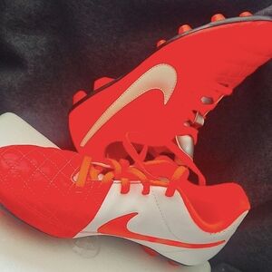 Nike Tempo Soccer Youth Sz 2.5. Orange silver/white. New